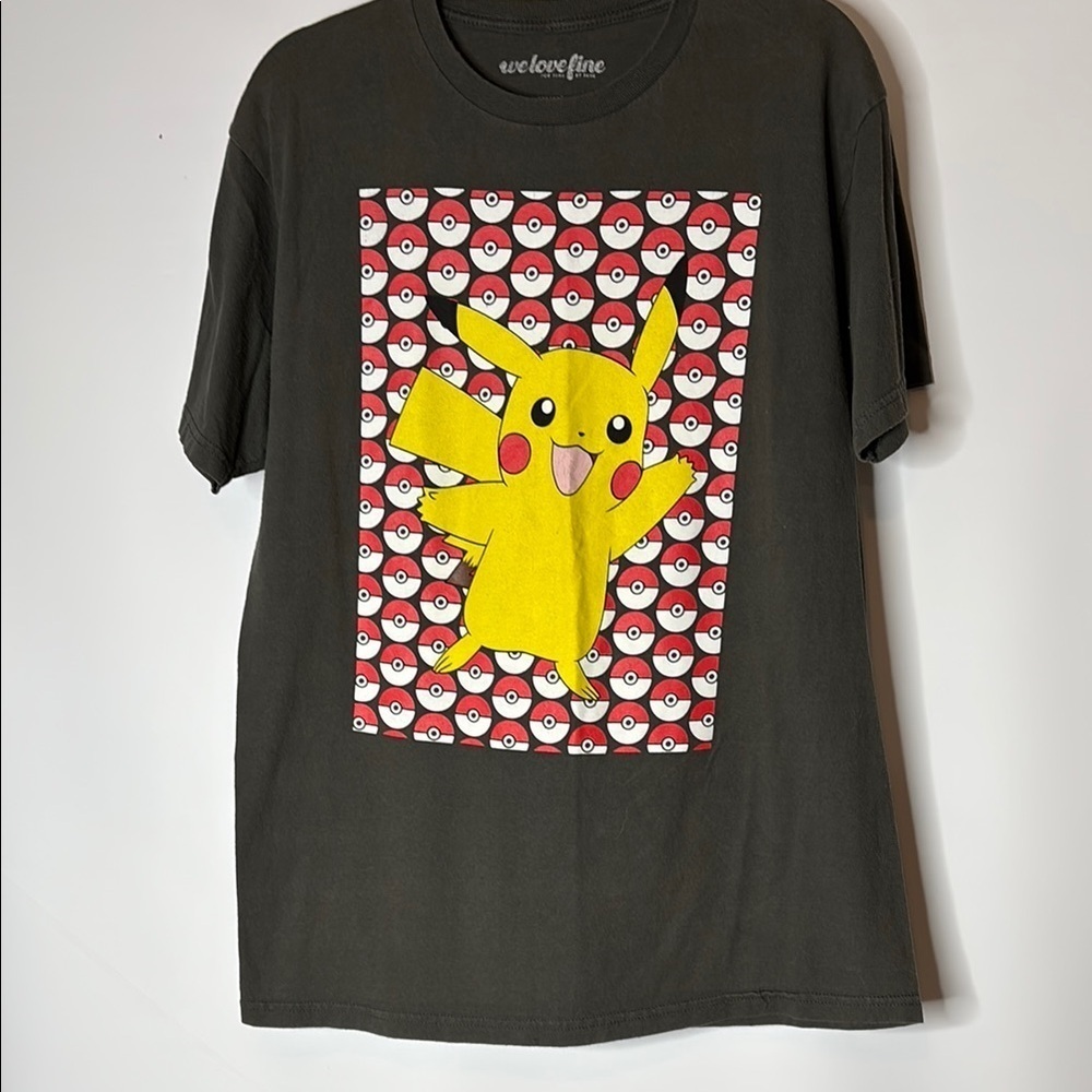 Pikachu Graphic T-Shirt, size large